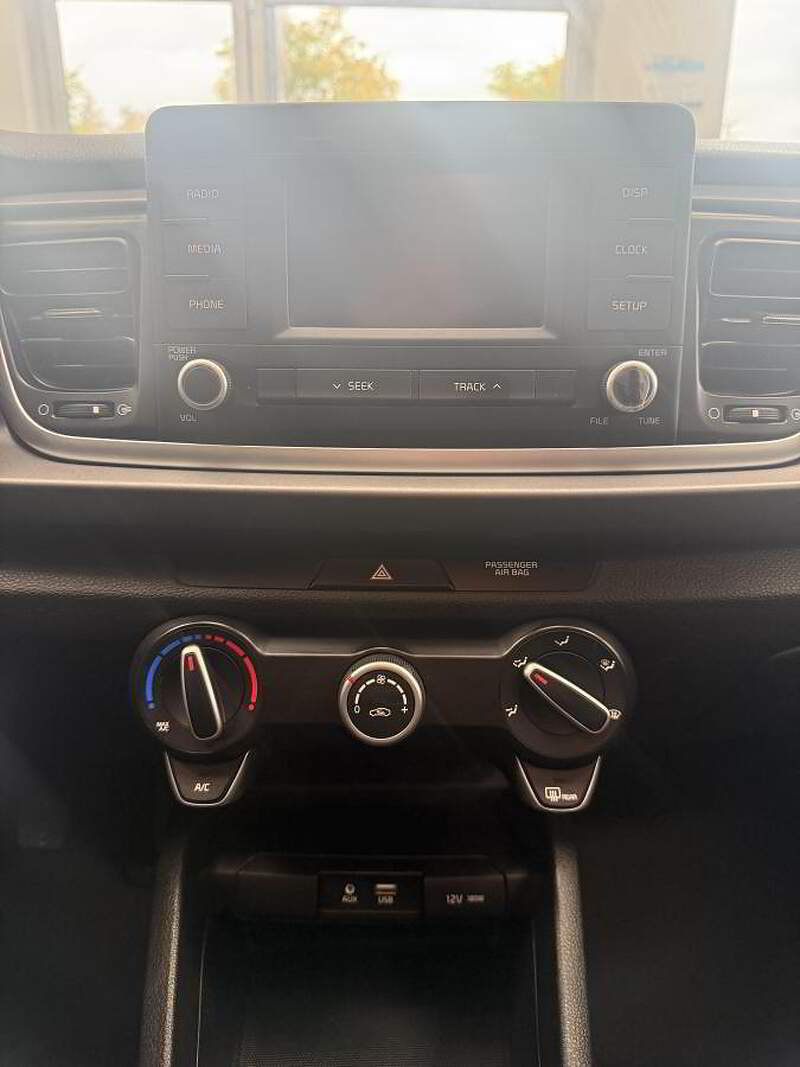 Kia Rio5 2019 LX / MANUEL + CAMERA + BLUETOOTH + BAS KM ++++ — photo 10