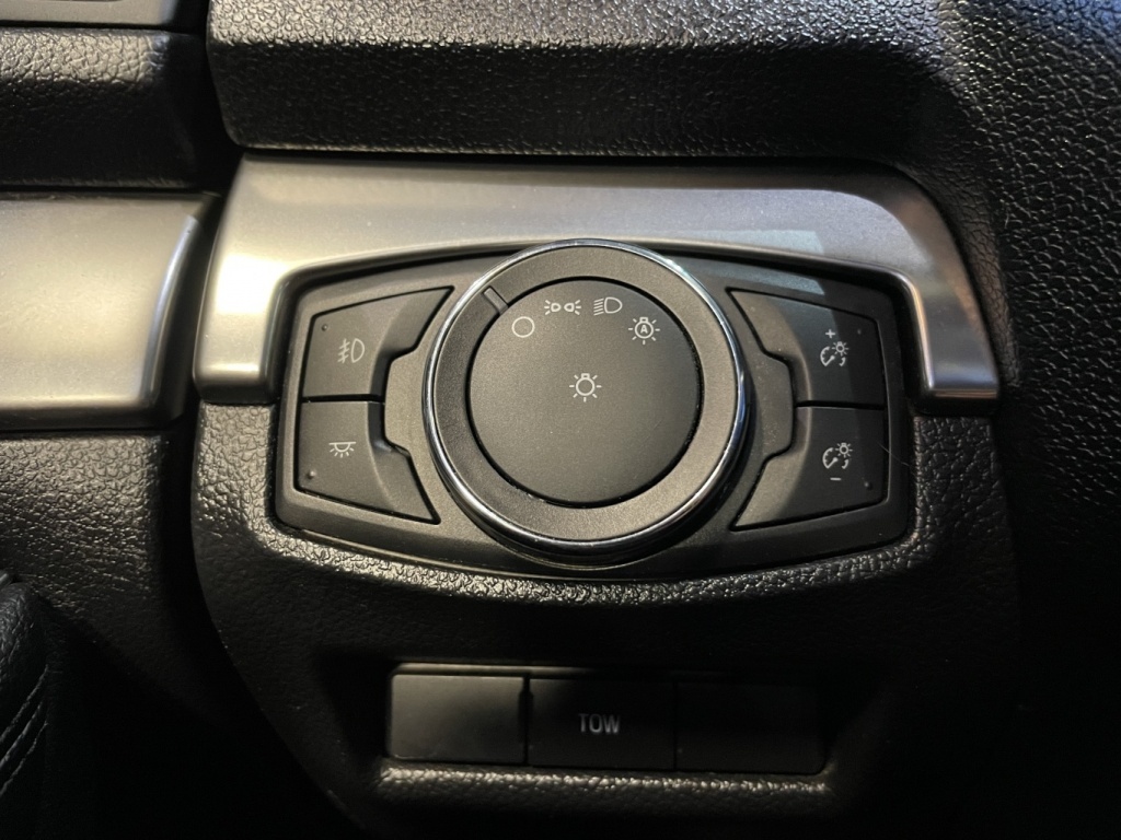 Ford Explorer XLT 2018 — photo 26