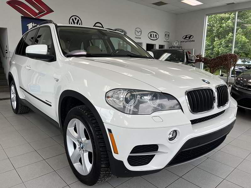 BMW X5 2012 35i + AWD + TOIT + GPS + CAMERA + CUIR + BLUETOOTH + BAS KM +++ — photo 3