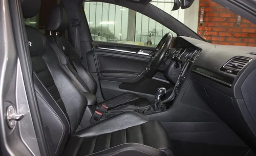 2017 VOLKSWAGEN GOLF R — photo 8