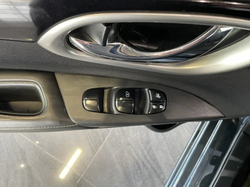 Nissan Sentra SV 2017 — photo 17