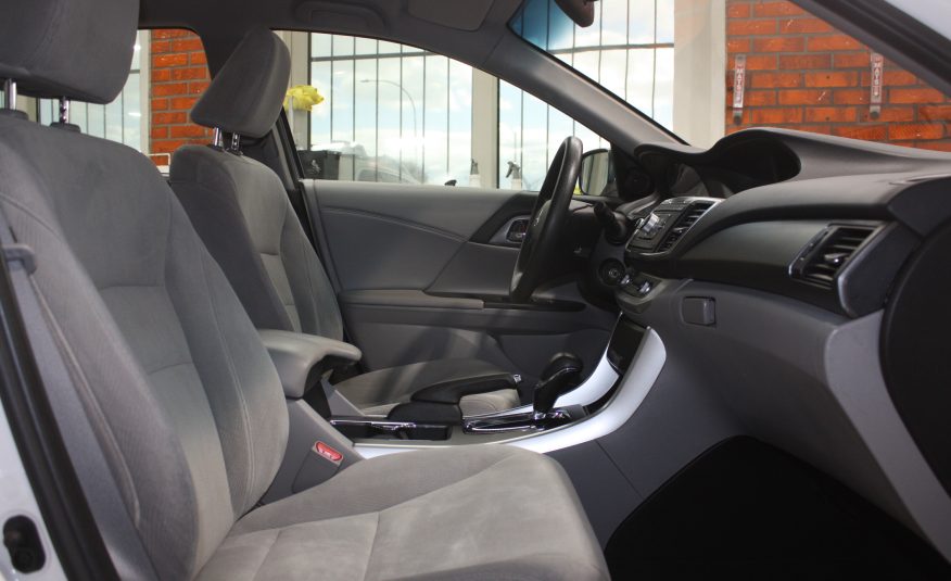 2015 HONDA ACCORD LX — photo 8