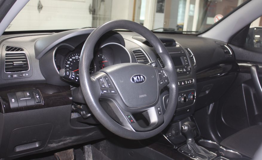 2015 KIA SORENTO LX AWD — photo 9