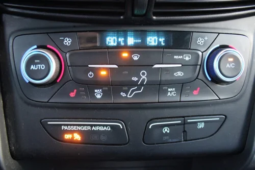 FORD Escape — photo 15