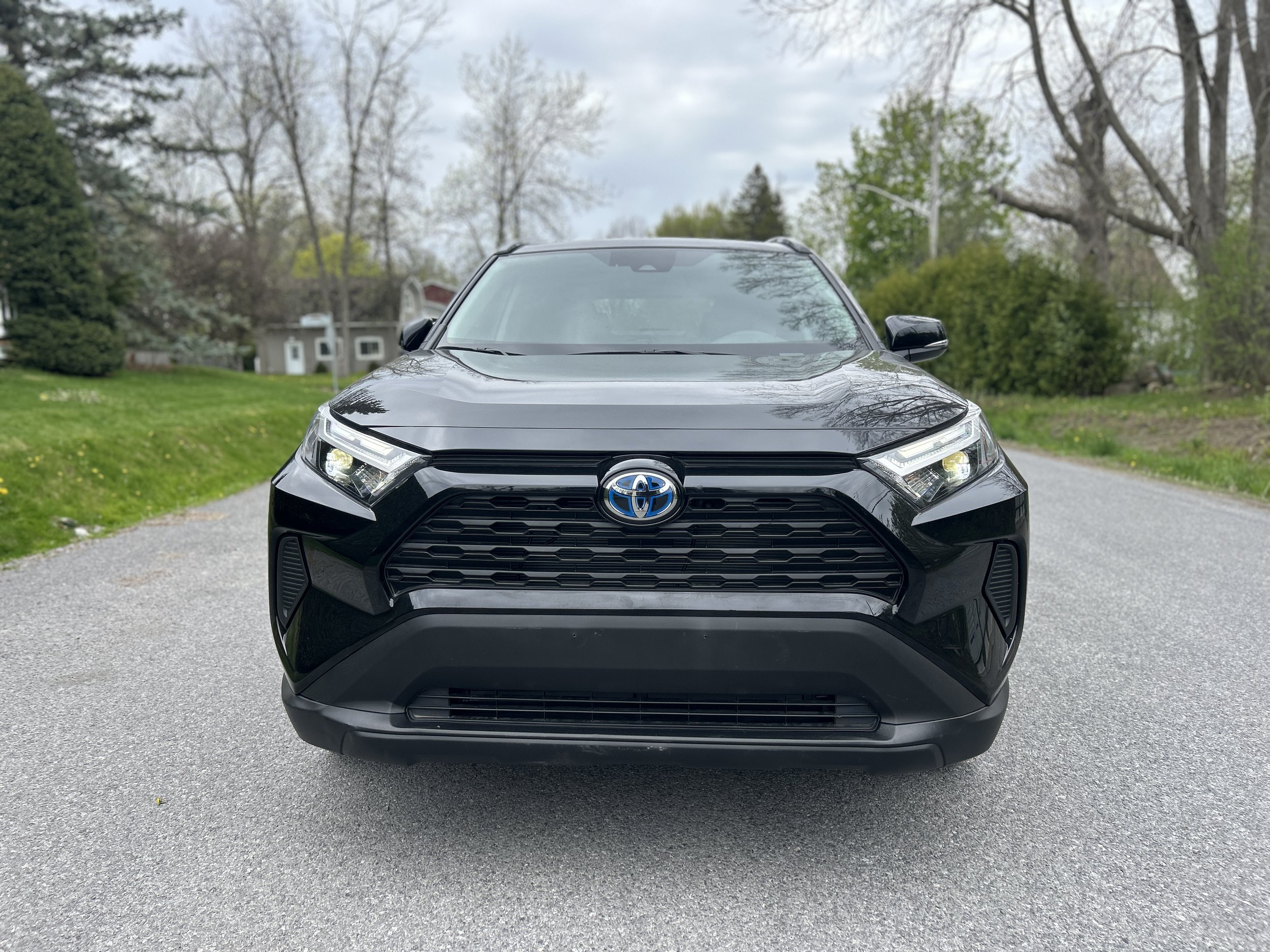 Toyota RAV4 XLE Hybrid 2024 — photo 2