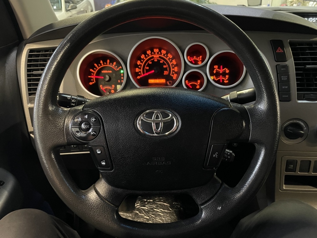 Toyota Tundra SR5 2010 — photo 19