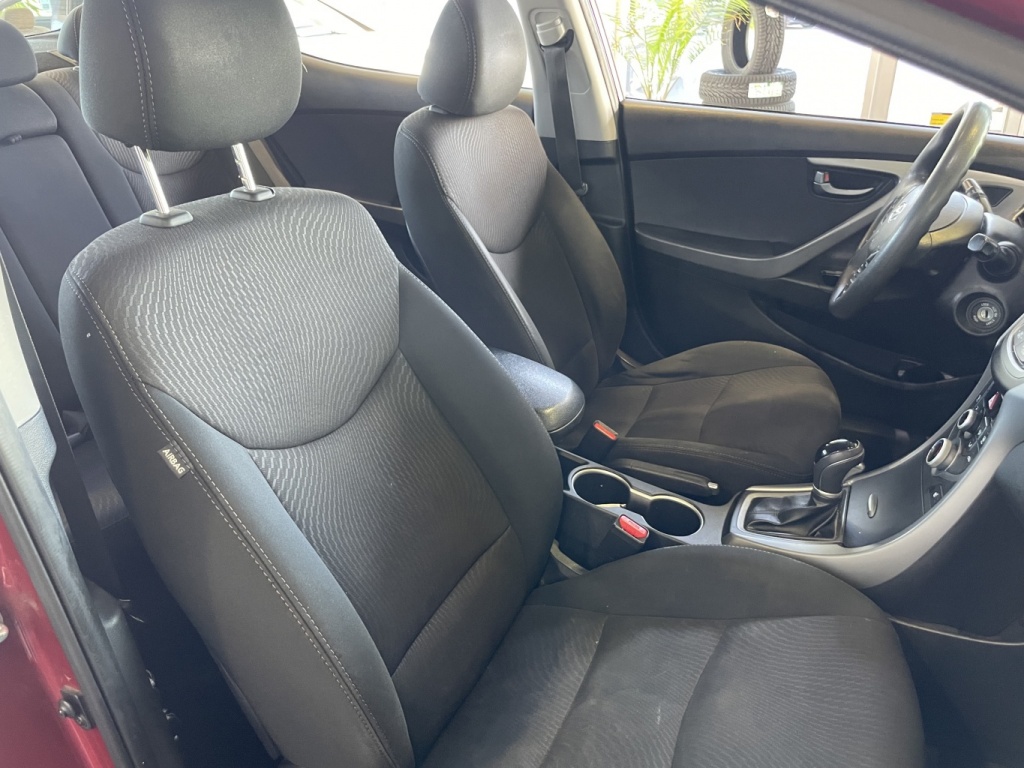 Hyundai Elantra GL 2016 — photo 15