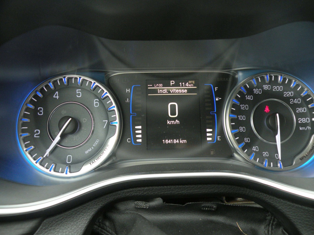 Chrysler 200 Limited 2015 — photo 12