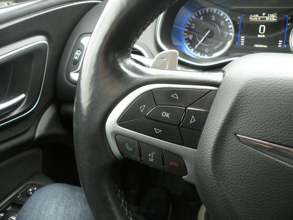 Chrysler 200 Limited 2015 — photo 13