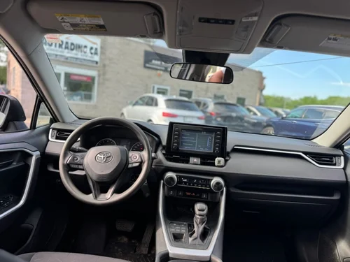 Toyota RAV4 LE 2019 — photo 16