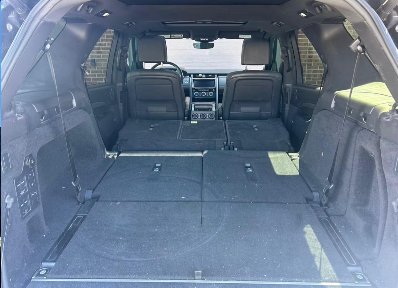 Land Rover Discovery 2017 — photo 20