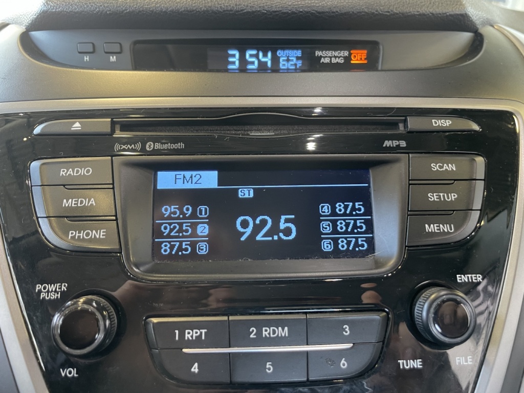 Hyundai Elantra GL 2016 — photo 26