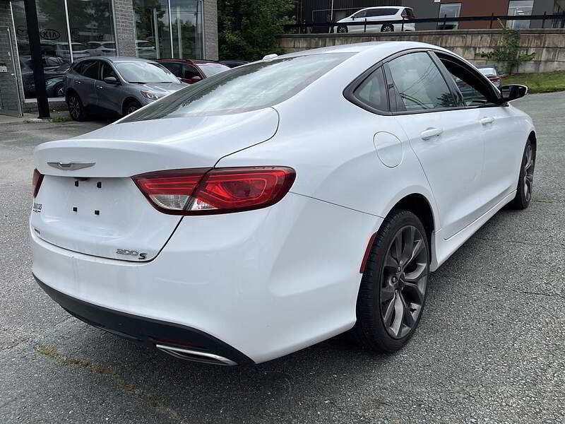 Chrysler 200 2016 S / TOIT PANO / CAMERA + CUIR + BLUETOOTH + BAS KM +++ — photo 6