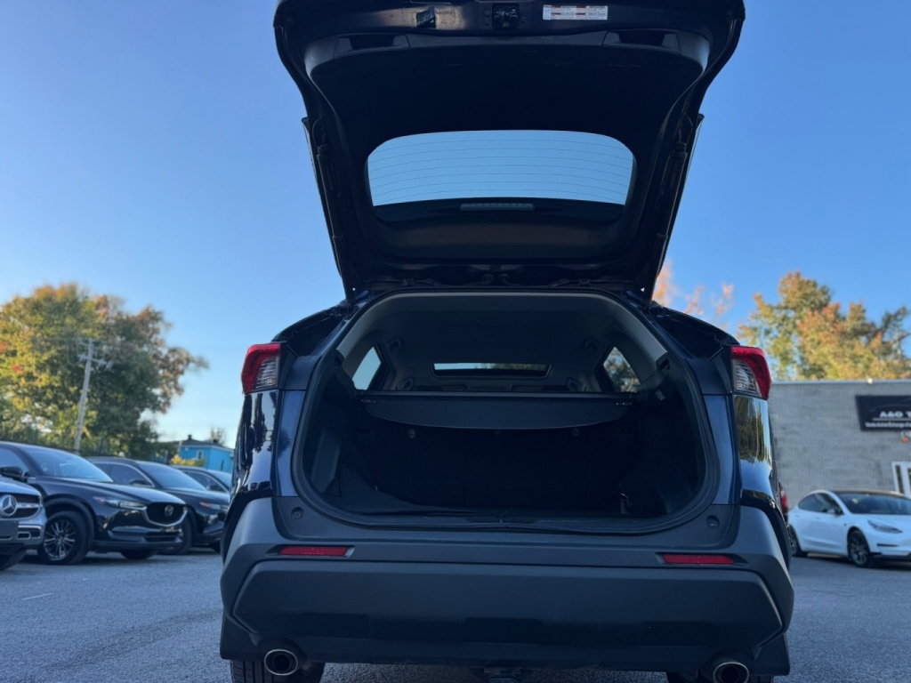 Toyota RAV4 XLE 2021 — photo 7