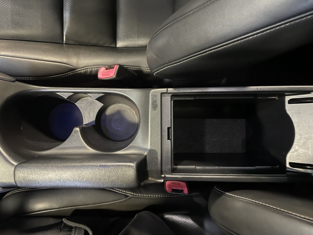 Lexus CT 200h  2014 — photo 28