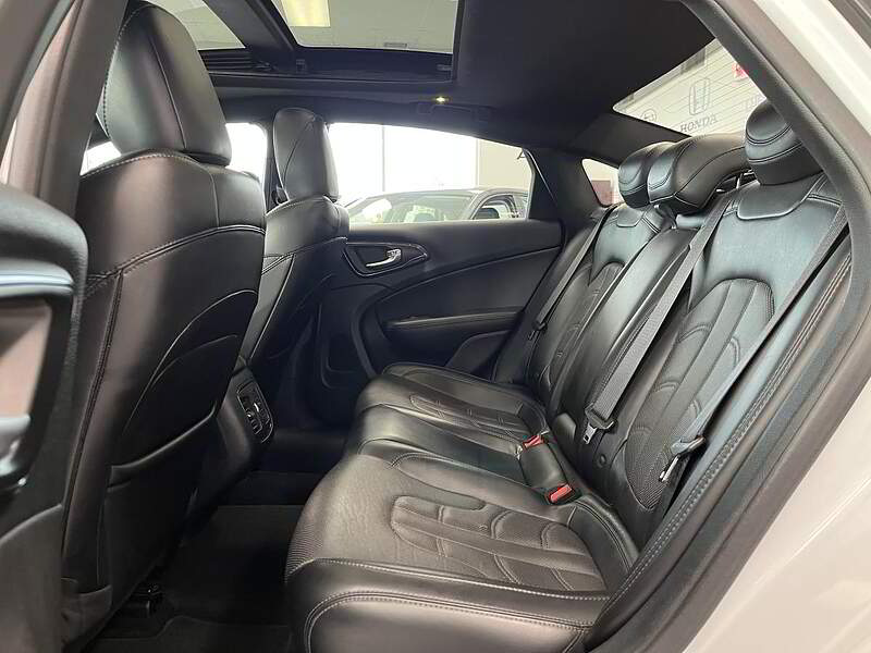 Chrysler 200 2016 S / TOIT PANO / CAMERA + CUIR + BLUETOOTH + BAS KM +++ — photo 20
