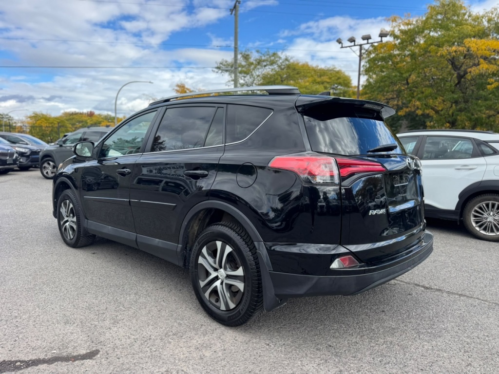 Toyota RAV4 LE 2016 — photo 12