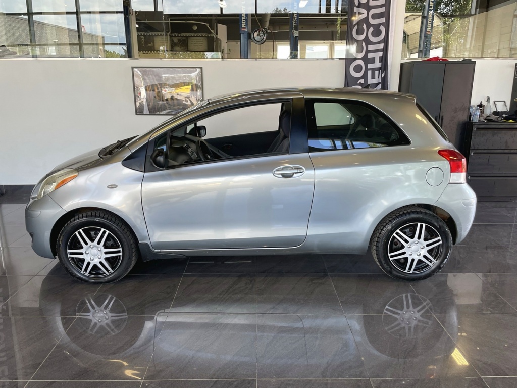 Toyota Yaris CE 2010 — photo 4