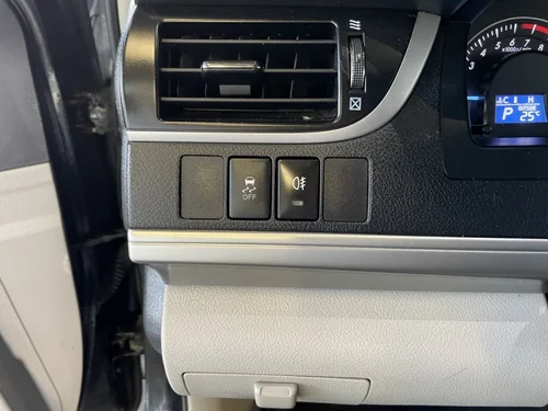 Toyota Camry LE 2014 — photo 20