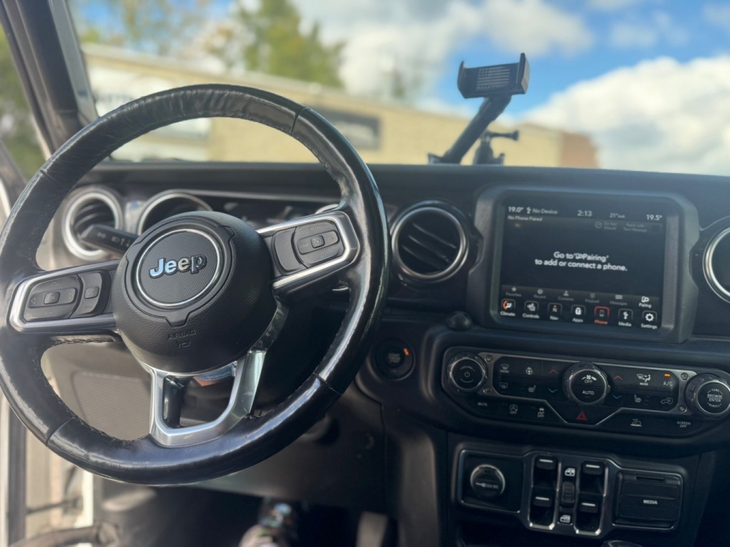 Jeep Wrangler Sport Altitude 2021 — photo 15