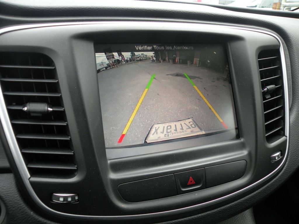 Chrysler 200 Limited 2015 — photo 17