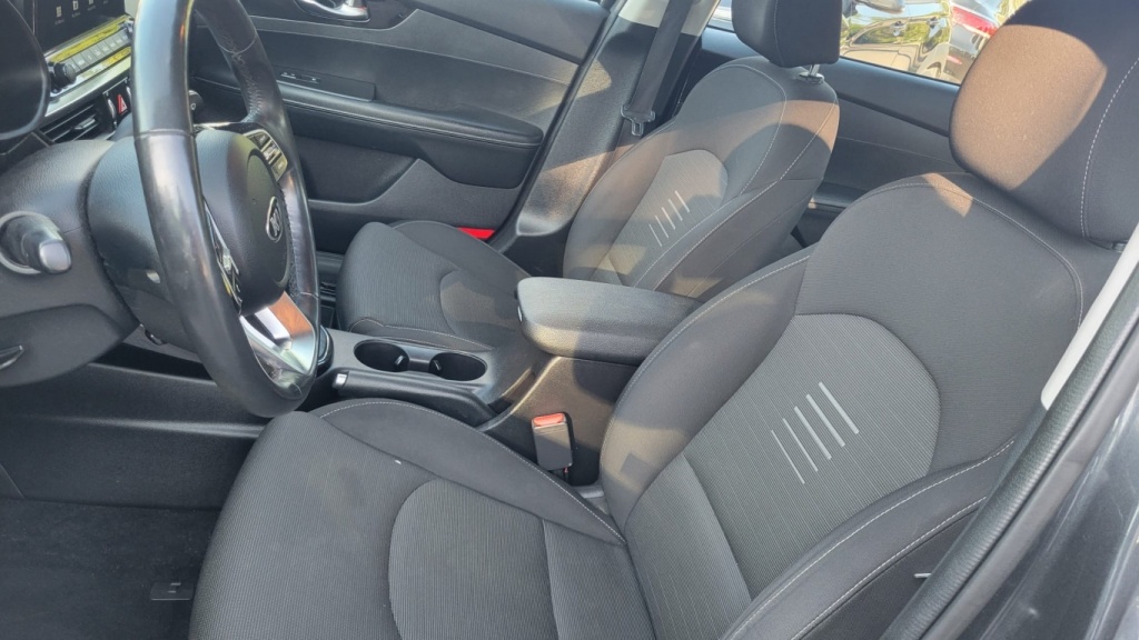 KIA Forte EX 2021 — photo 8