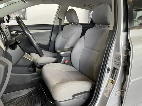 Toyota Matrix  2010 — photo 13