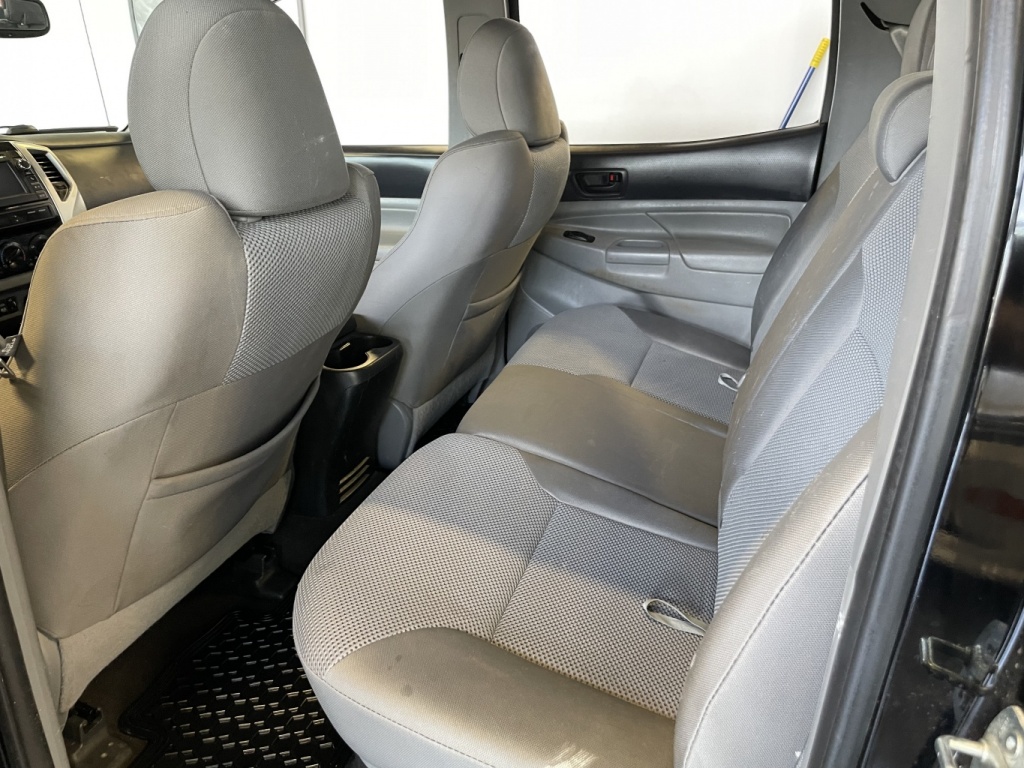 Toyota Tacoma  2013 — photo 10