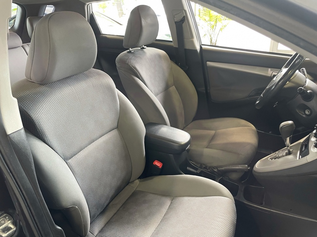 Toyota Matrix XR 2010 — photo 13