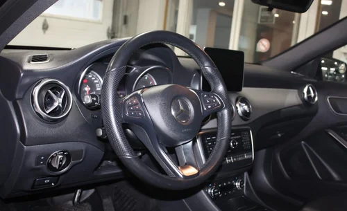 2019 MERCEDES GLA 250 4MATIC — photo 10