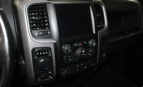 2022 RAM 1500 CLASSIC EXPRESS CREW CAB 4X4 — photo 10