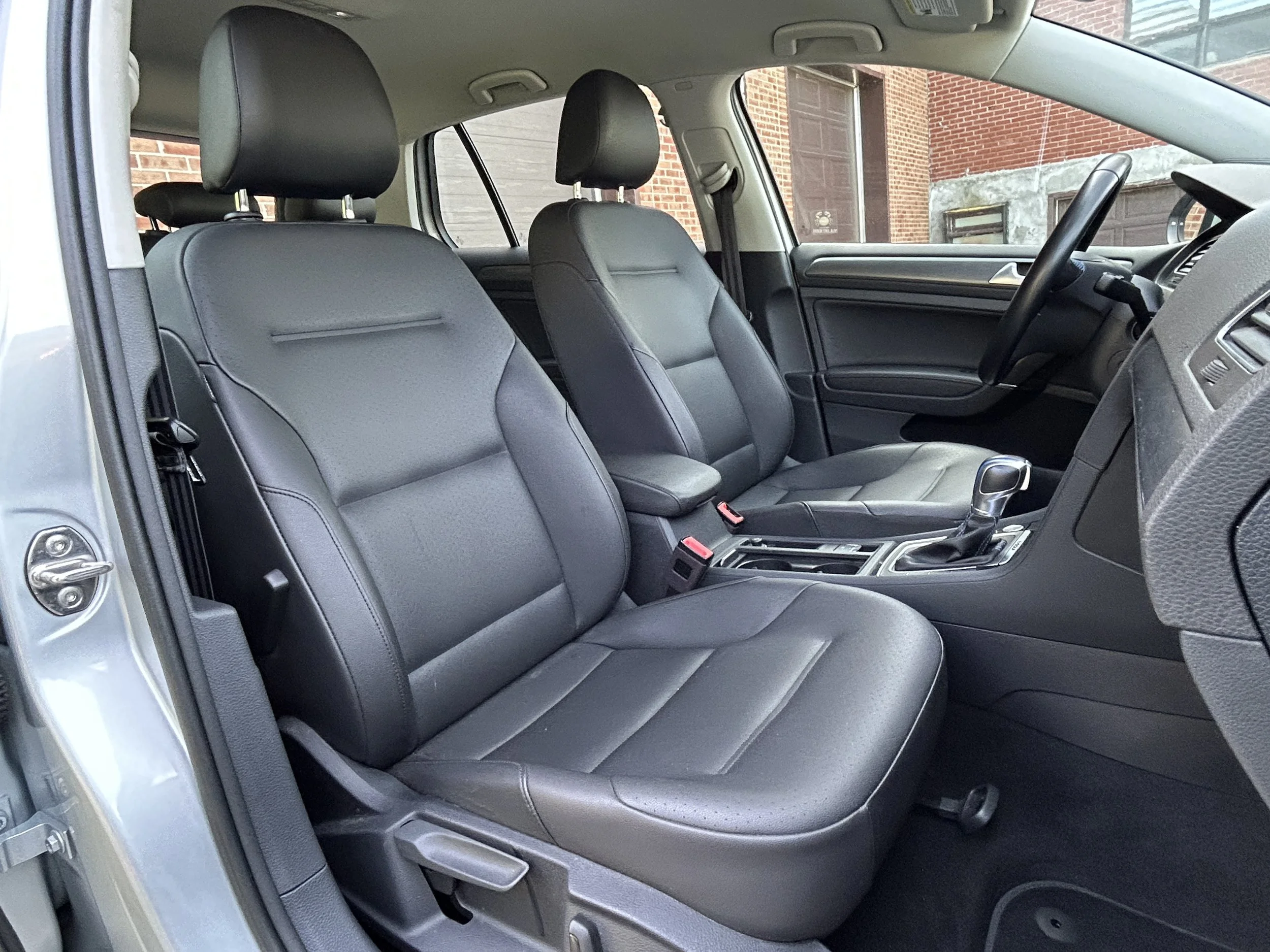 2019 Volkswagen e-Golf Comfortline — photo 11