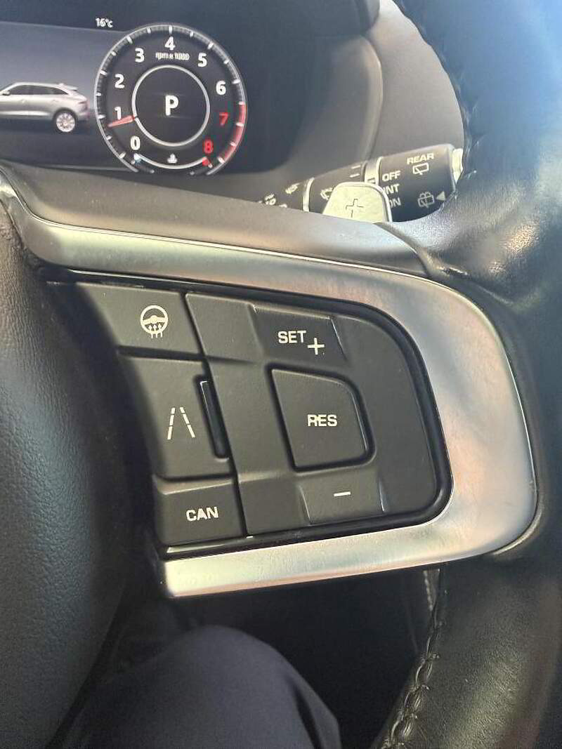 Jaguar F-PACE 2020 S / TOIT + GPS + CAMERA + CUIR + BLUETOOTH + BAS KM +++ — photo 13