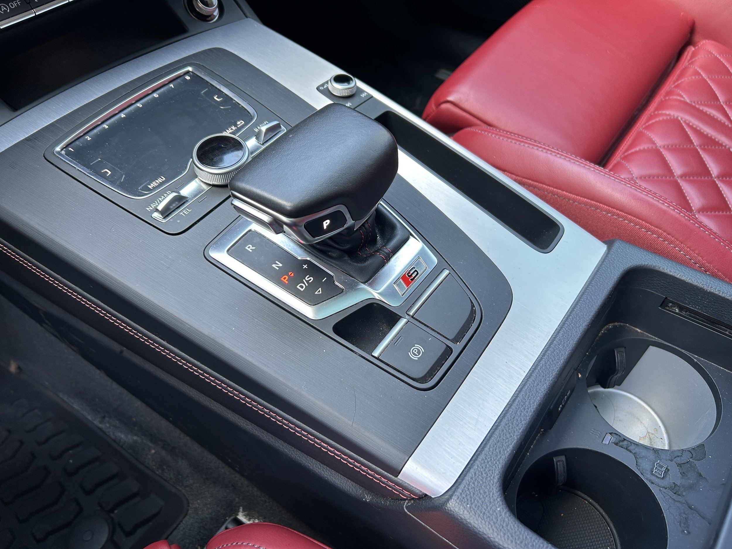 Audi SQ5 2018 — photo 16