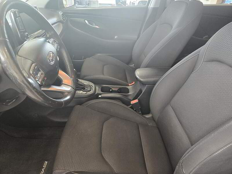Hyundai Elantra GT 2018 / AUTO + CAMERA + BLUETOOTH +++ — photo 8