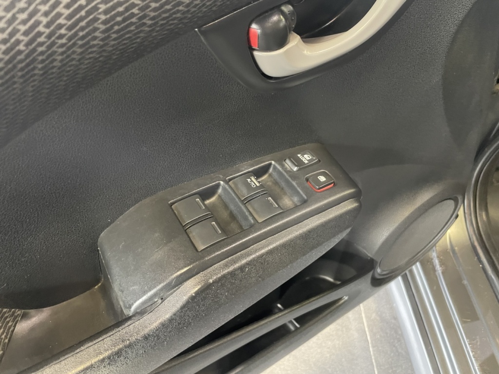 Honda Fit Sport 2012 — photo 19