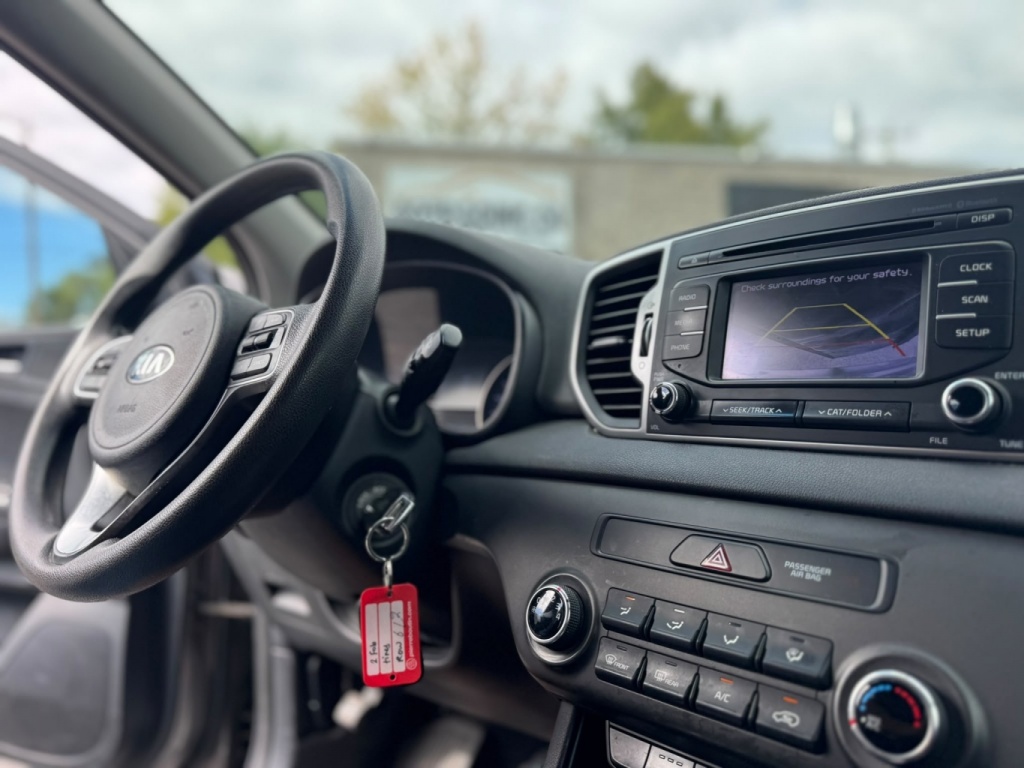 KIA Sportage LX 2018 — photo 14