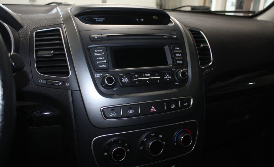 2015 KIA SORENTO LX AWD — photo 10