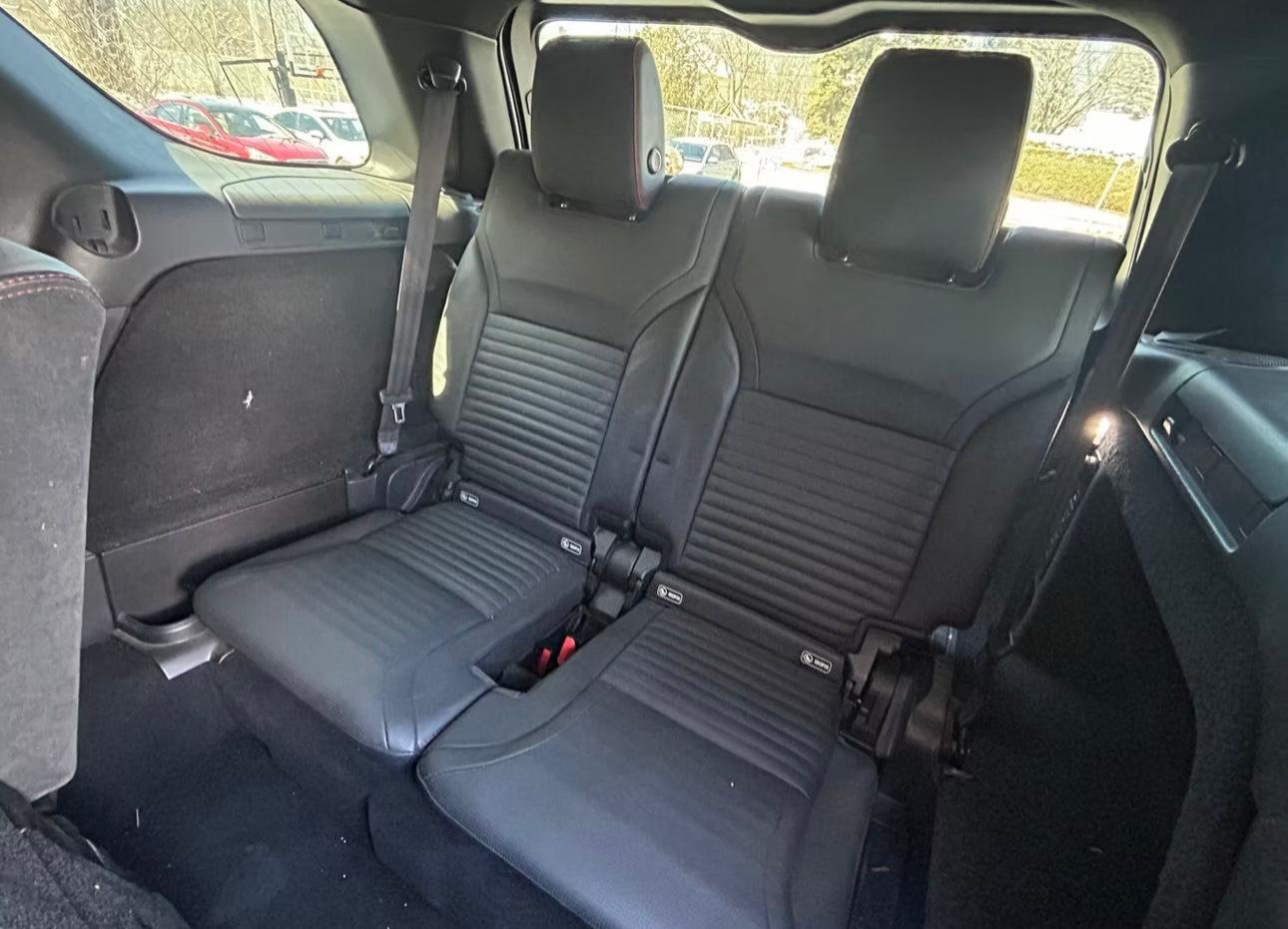 Land Rover Discovery 2017 — photo 13