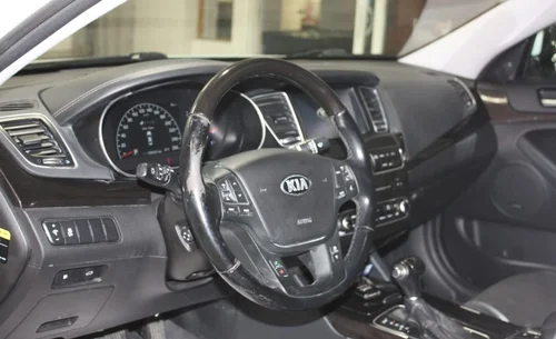 2016 KIA CADENZA — photo 10