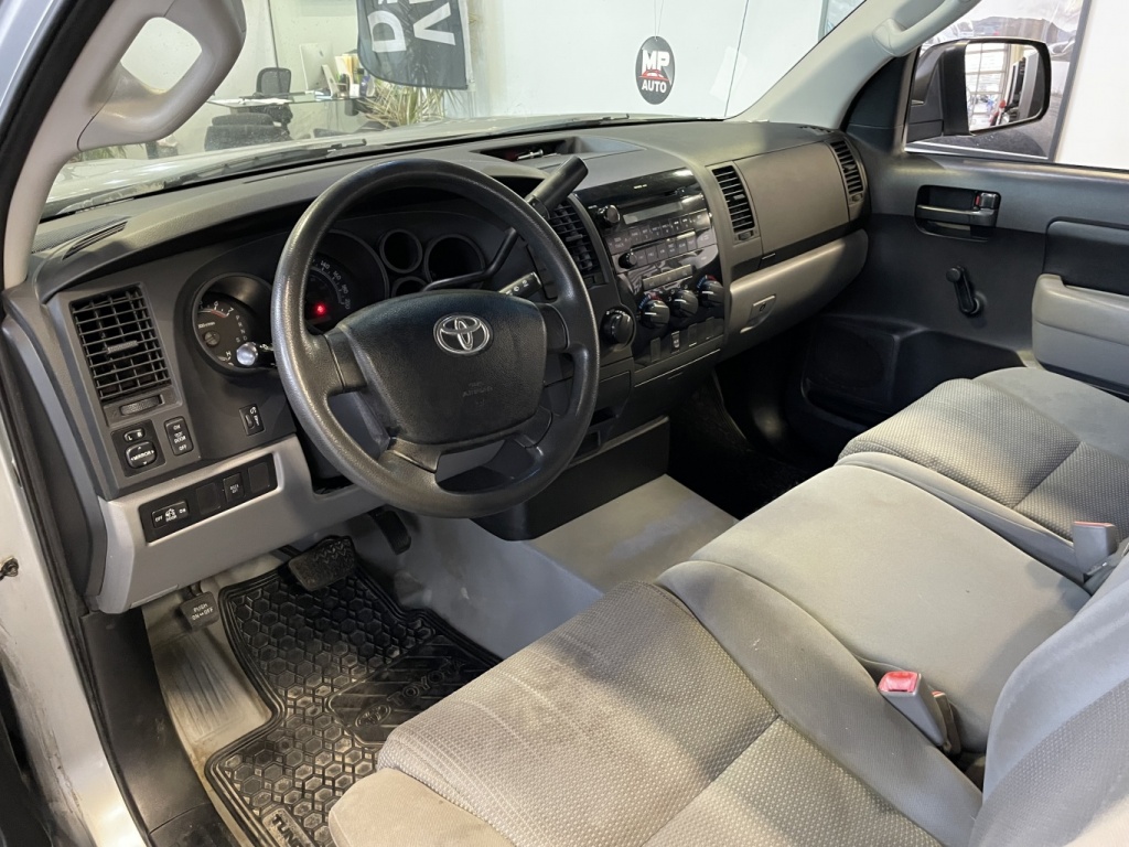 Toyota Tundra DLX 2008 — photo 12
