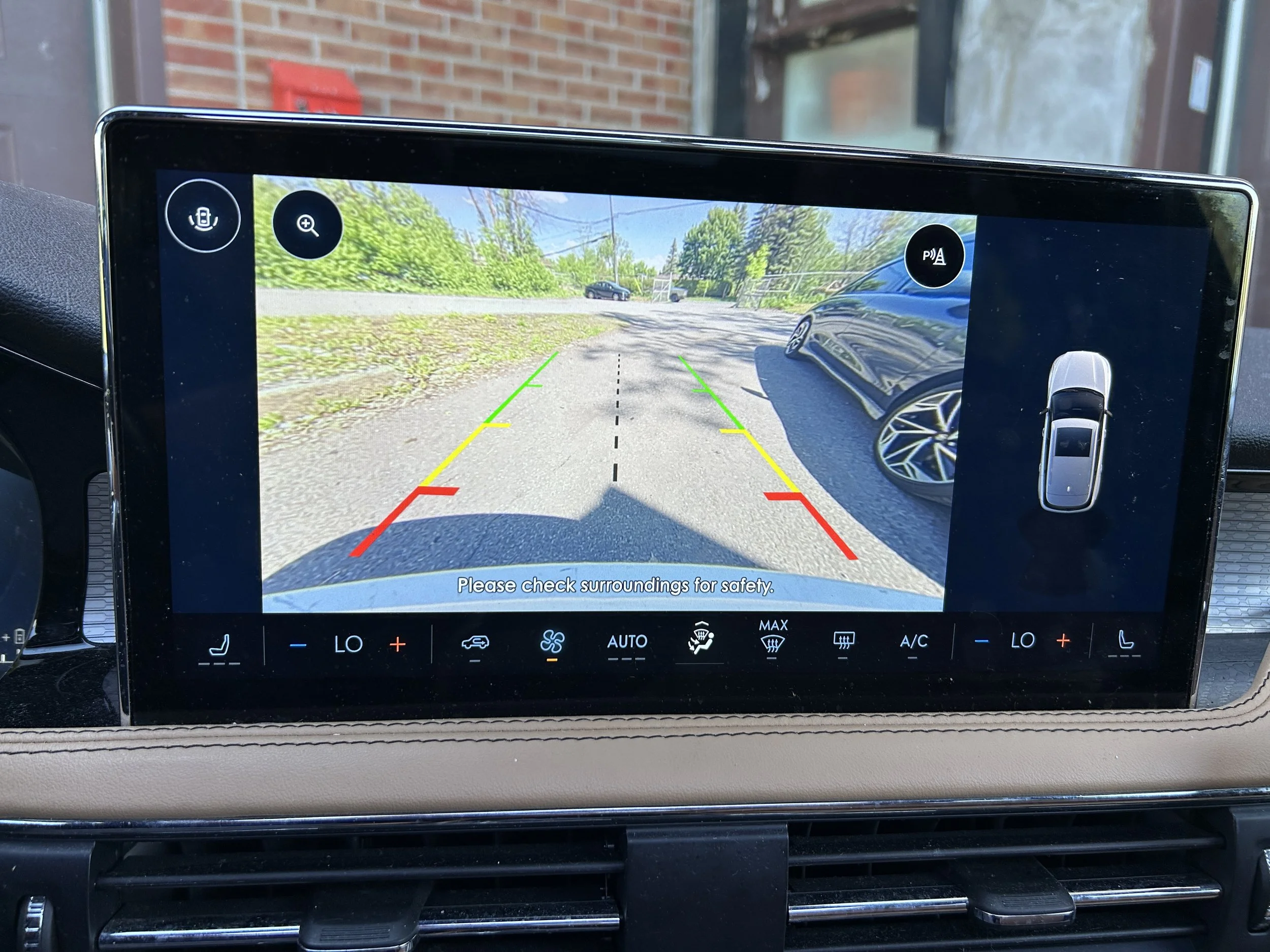 Lincoln Corsair Grand Touring 2023 — photo 16