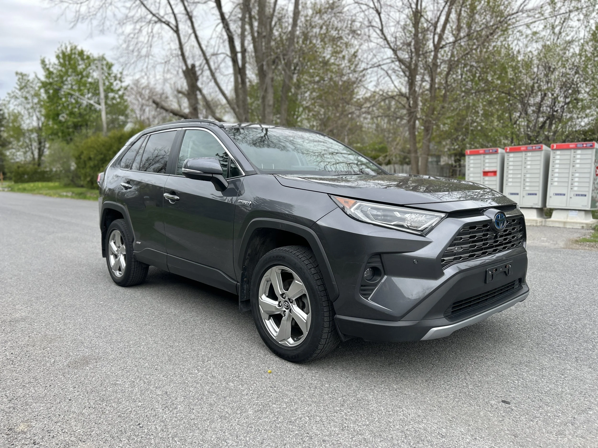 Toyota RAV4 Limited Hybrid 2021 — photo 3