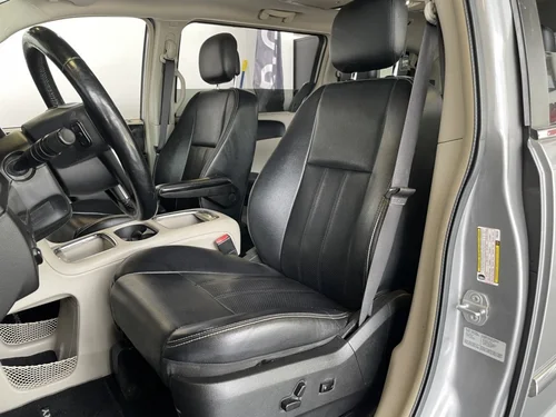 Chrysler Town & Country Touring 2015 — photo 14