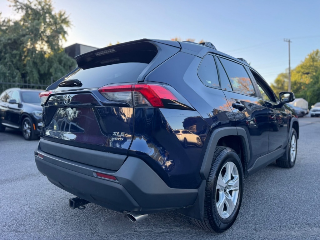 Toyota RAV4 XLE 2021 — photo 3