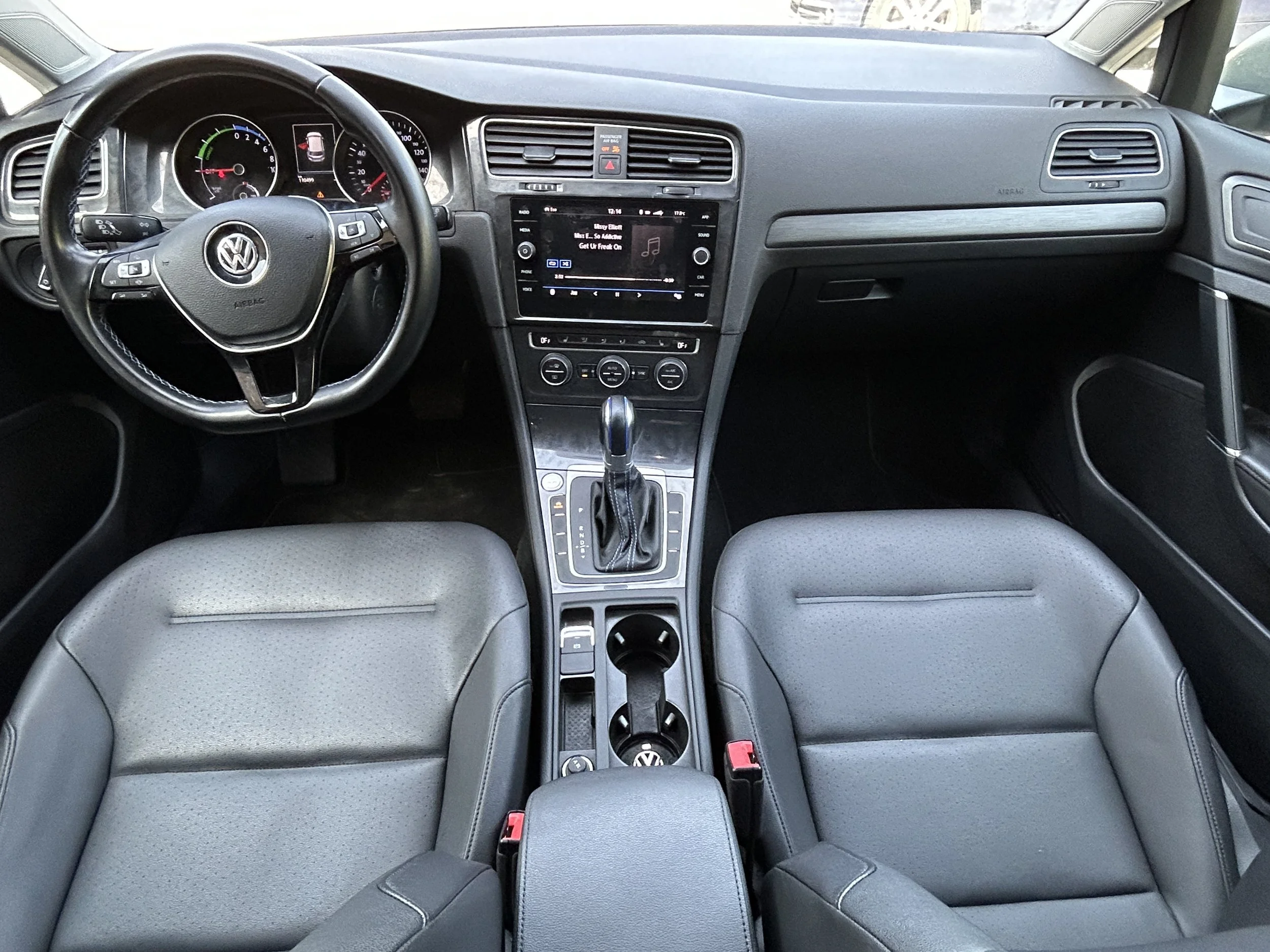 2019 Volkswagen e-Golf Comfortline — photo 9