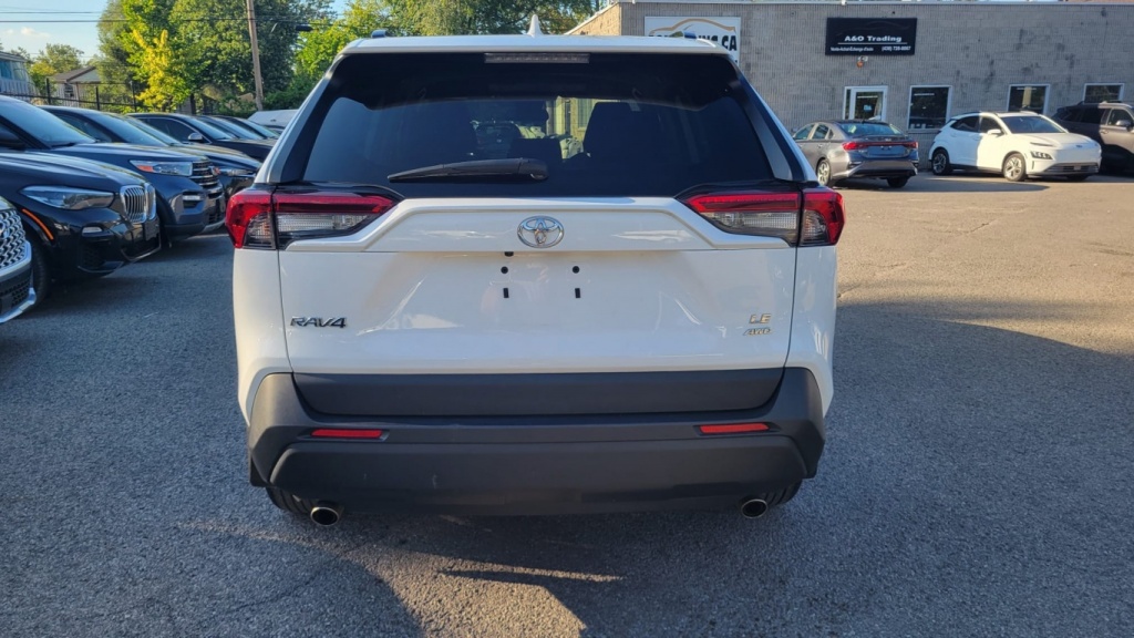 Toyota RAV4 LE 2020 — photo 6
