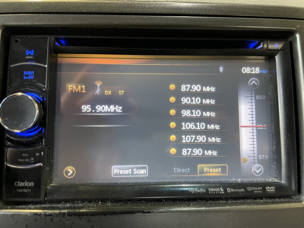 Toyota Sienna LE 2011 — photo 23