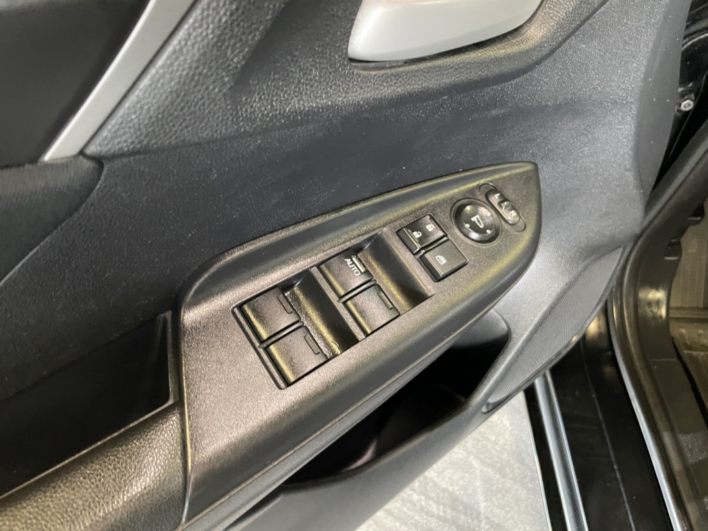 Honda Fit LX 2015 — photo 14