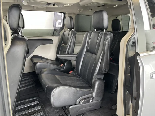 Chrysler Town & Country Touring 2015 — photo 11